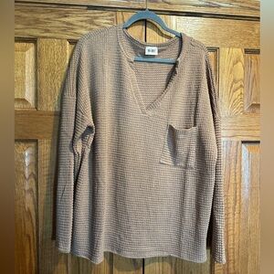 BiBi Women’s V-Neck Popcorn Waffle Top  in Brown